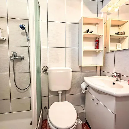 アパート Ananina By Interhome ロバニスカ