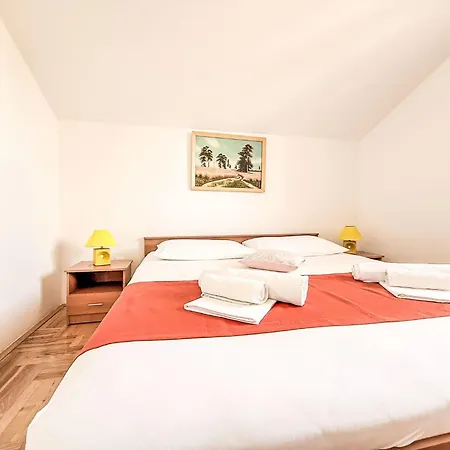 アパート Ananina By Interhome ロバニスカ