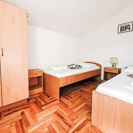 Ananina By Interhome * 로바니스카