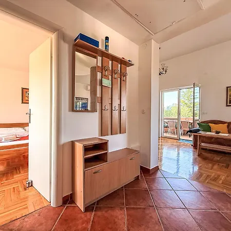 Ananina By Interhome * 로바니스카